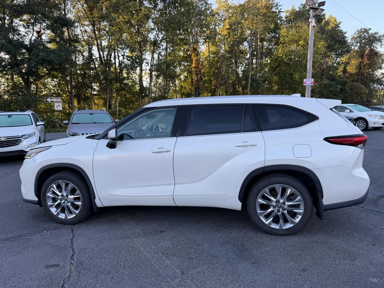 Toyota Highlander Limited AWD (Natl) 2021