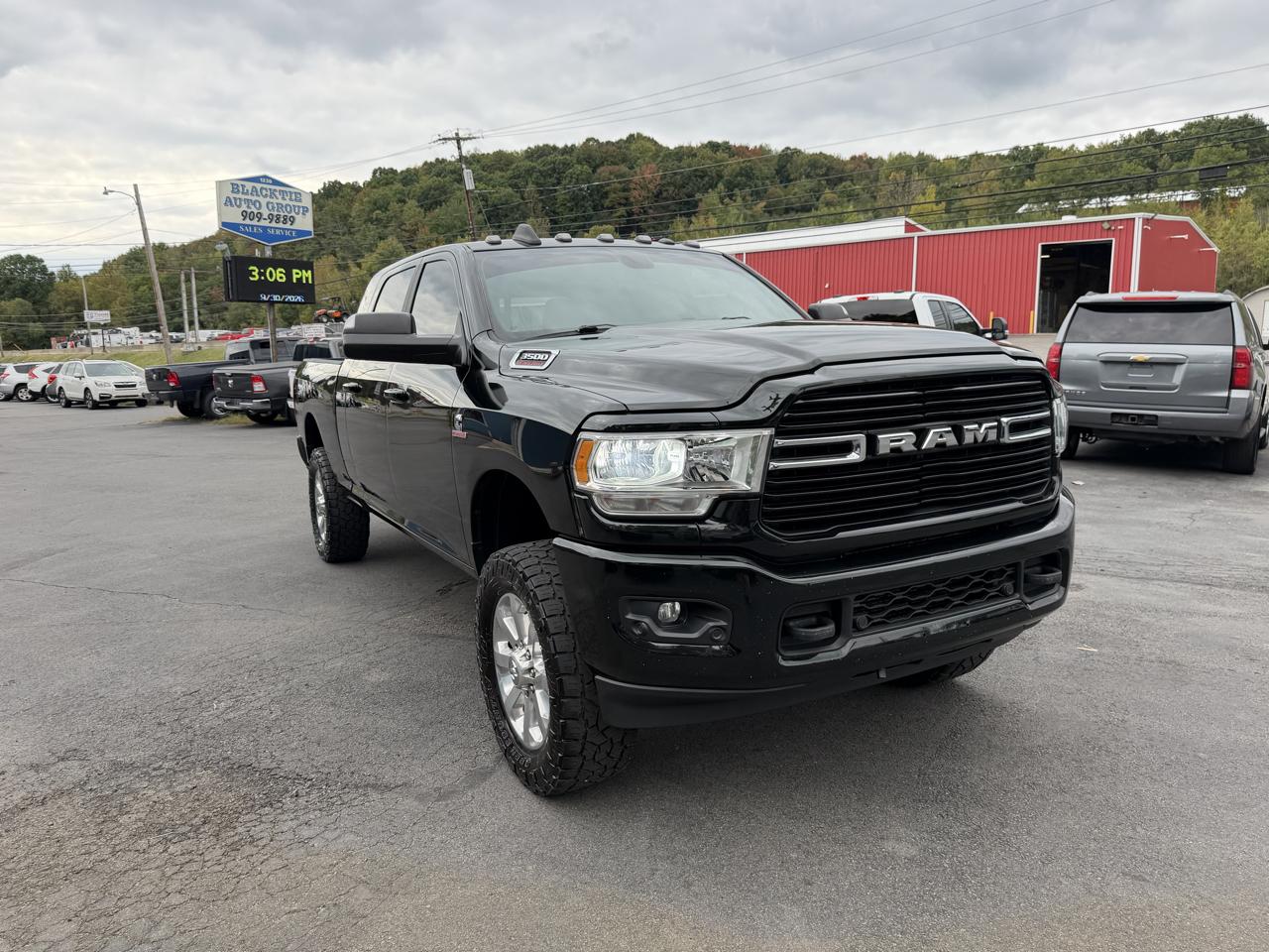 RAM 3500 Big Horn 4x4 Mega Cab 6'4" Box 2019