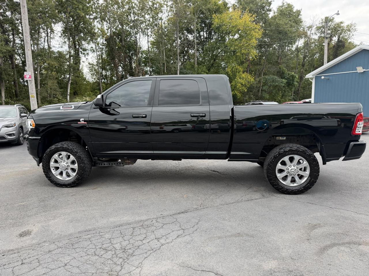 RAM 3500 Big Horn 4x4 Mega Cab 6'4" Box 2019