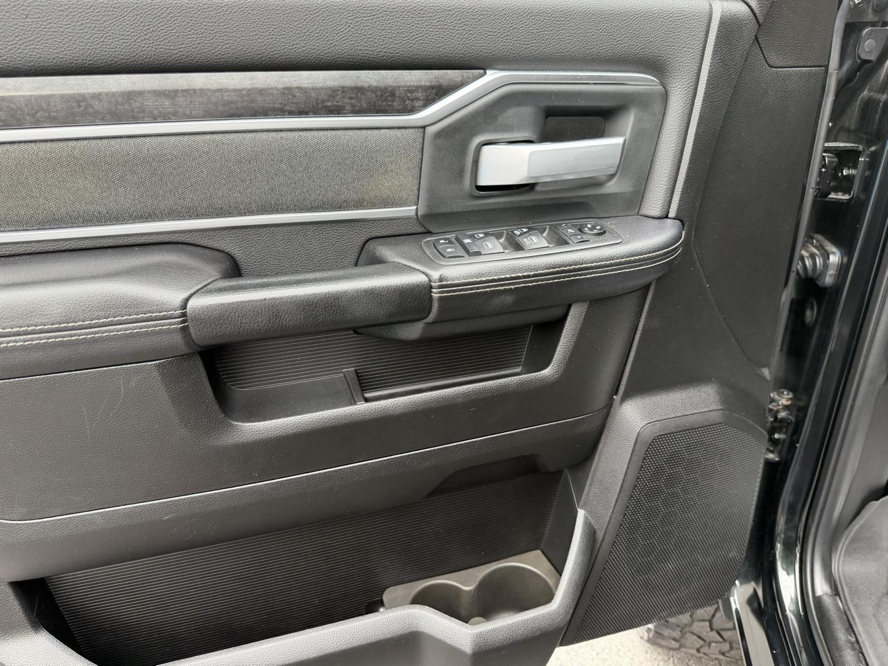 RAM 3500 Big Horn 4x4 Mega Cab 6'4" Box 2019