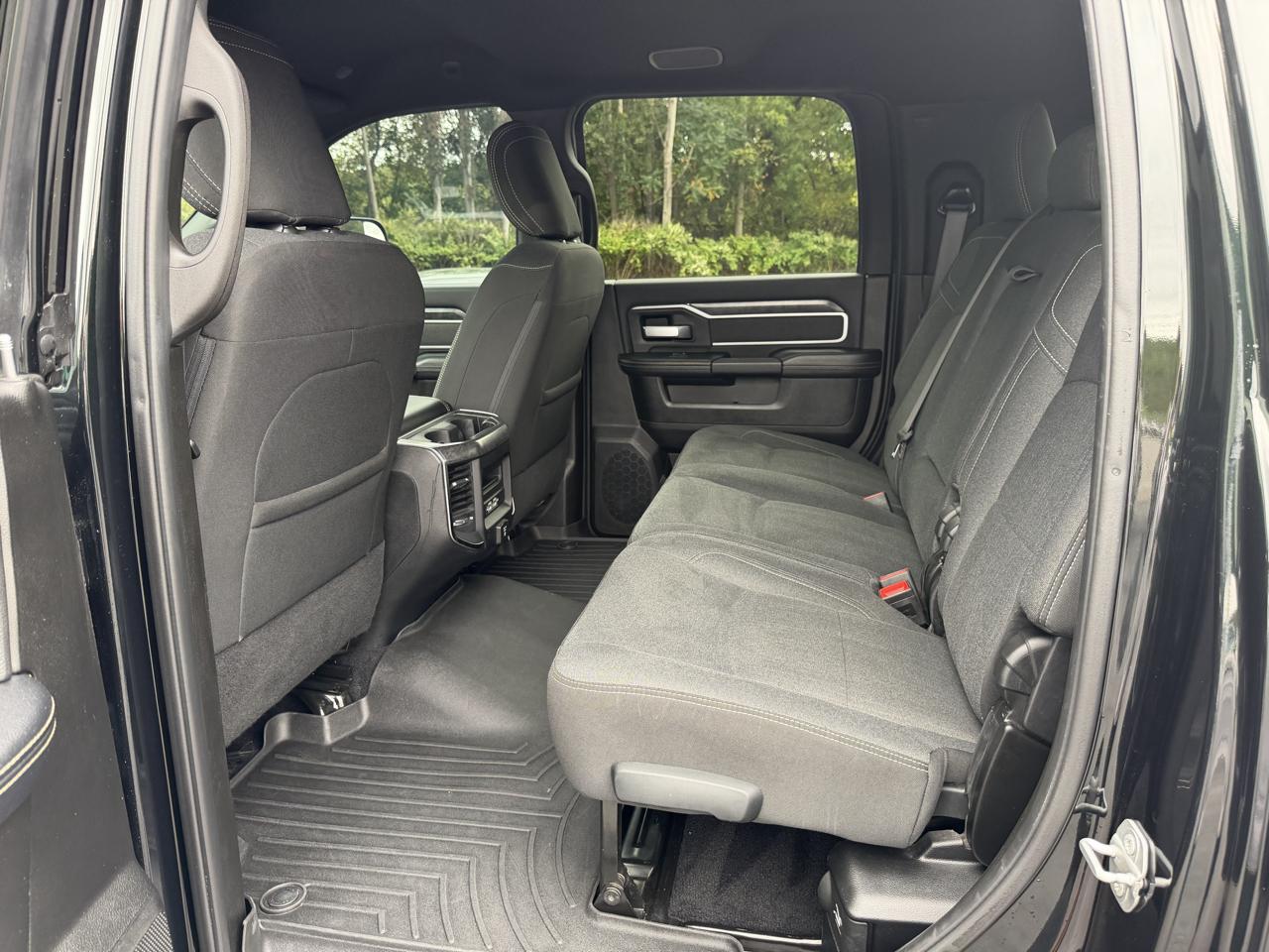 RAM 3500 Big Horn 4x4 Mega Cab 6'4" Box 2019