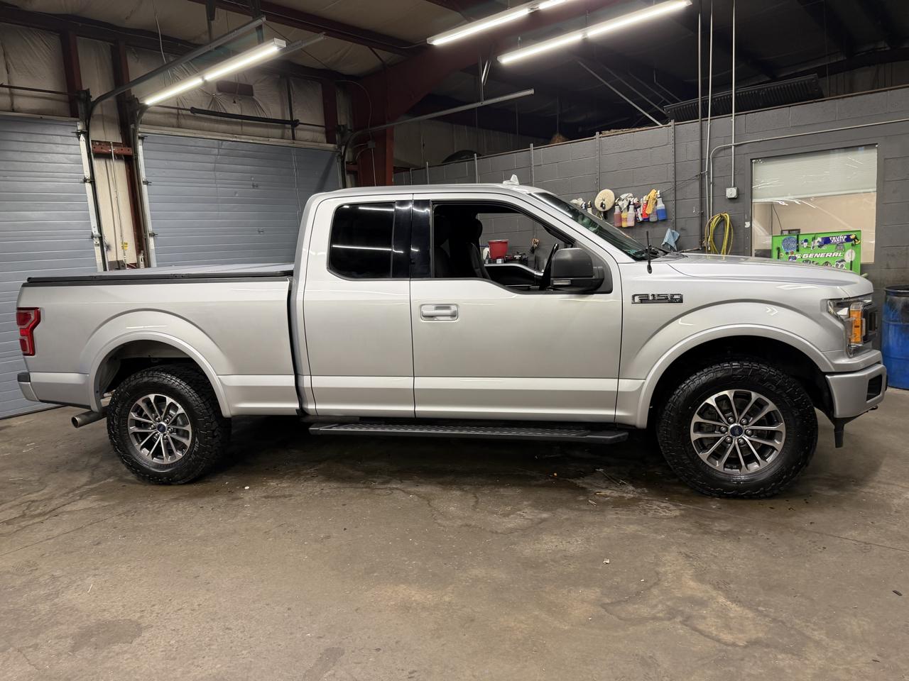 Ford F-150 4WD SuperCab 145" XLT 2018
