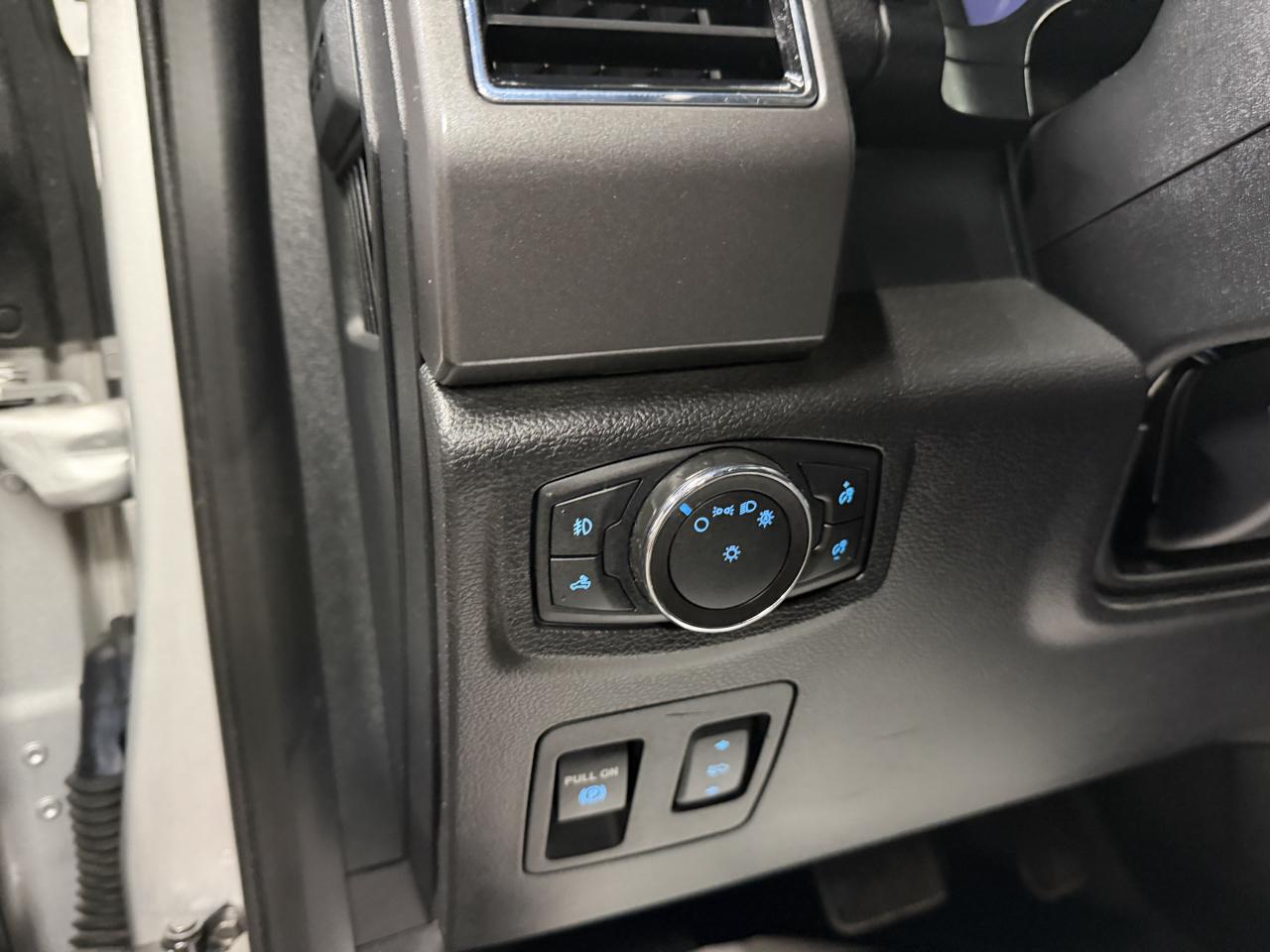 Ford F-150 4WD SuperCab 145" XLT 2018