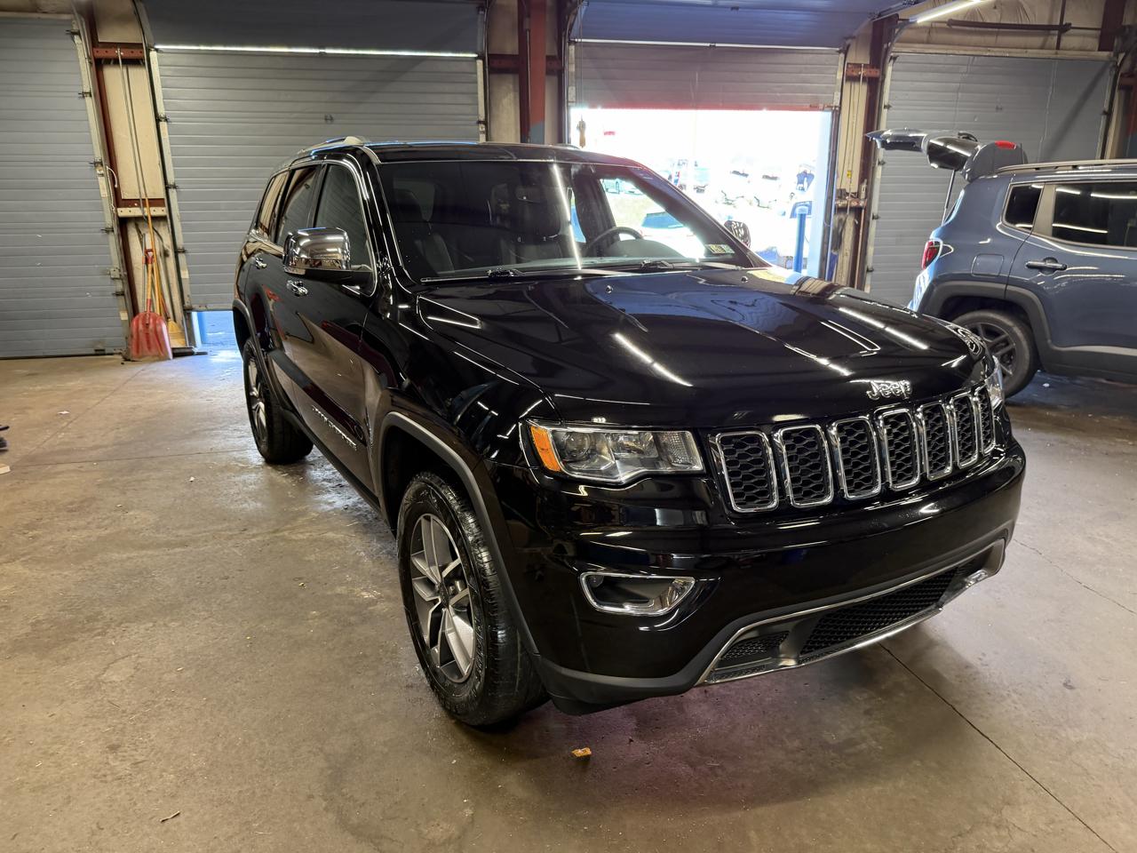 Jeep Grand Cherokee photo 3