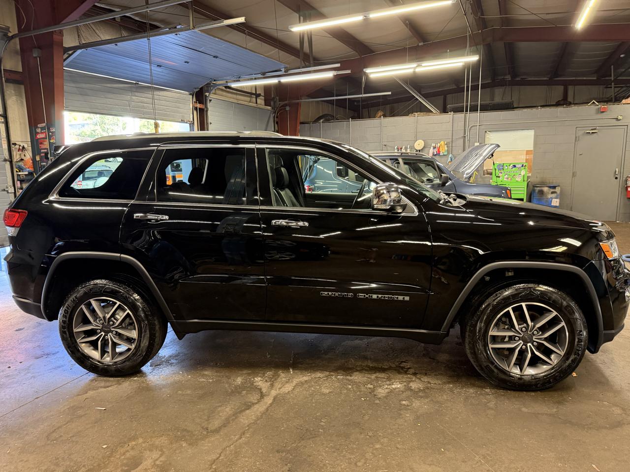 Jeep Grand Cherokee photo 4