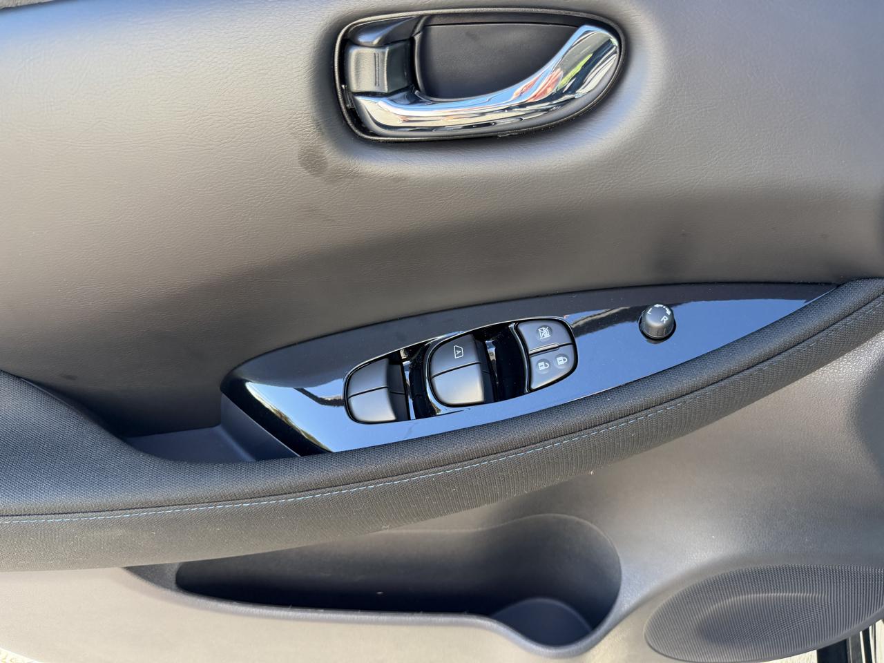 Nissan Leaf SV PLUS Hatchback 2024
