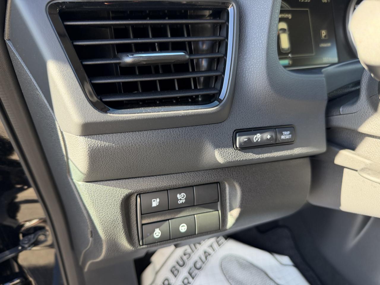 Nissan Leaf SV PLUS Hatchback 2024