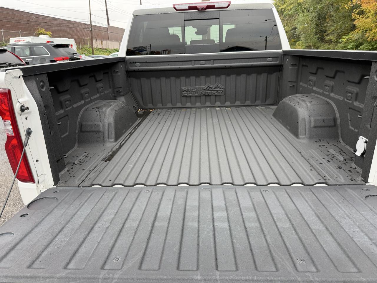 Chevrolet Silverado 1500 4WD Crew Cab 147" High Country 2022