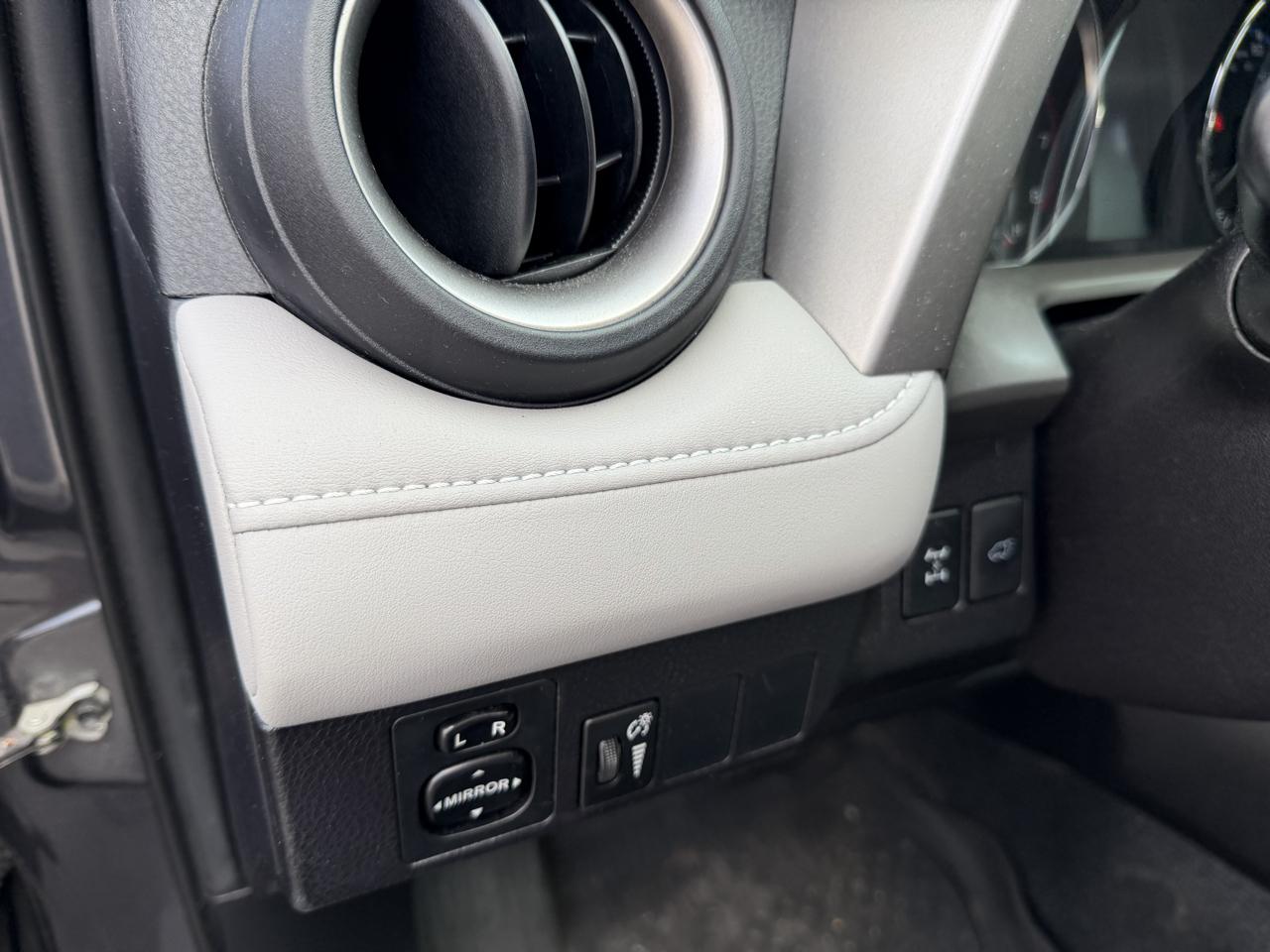 Toyota RAV4 AWD 4dr XLE (Natl) 2016