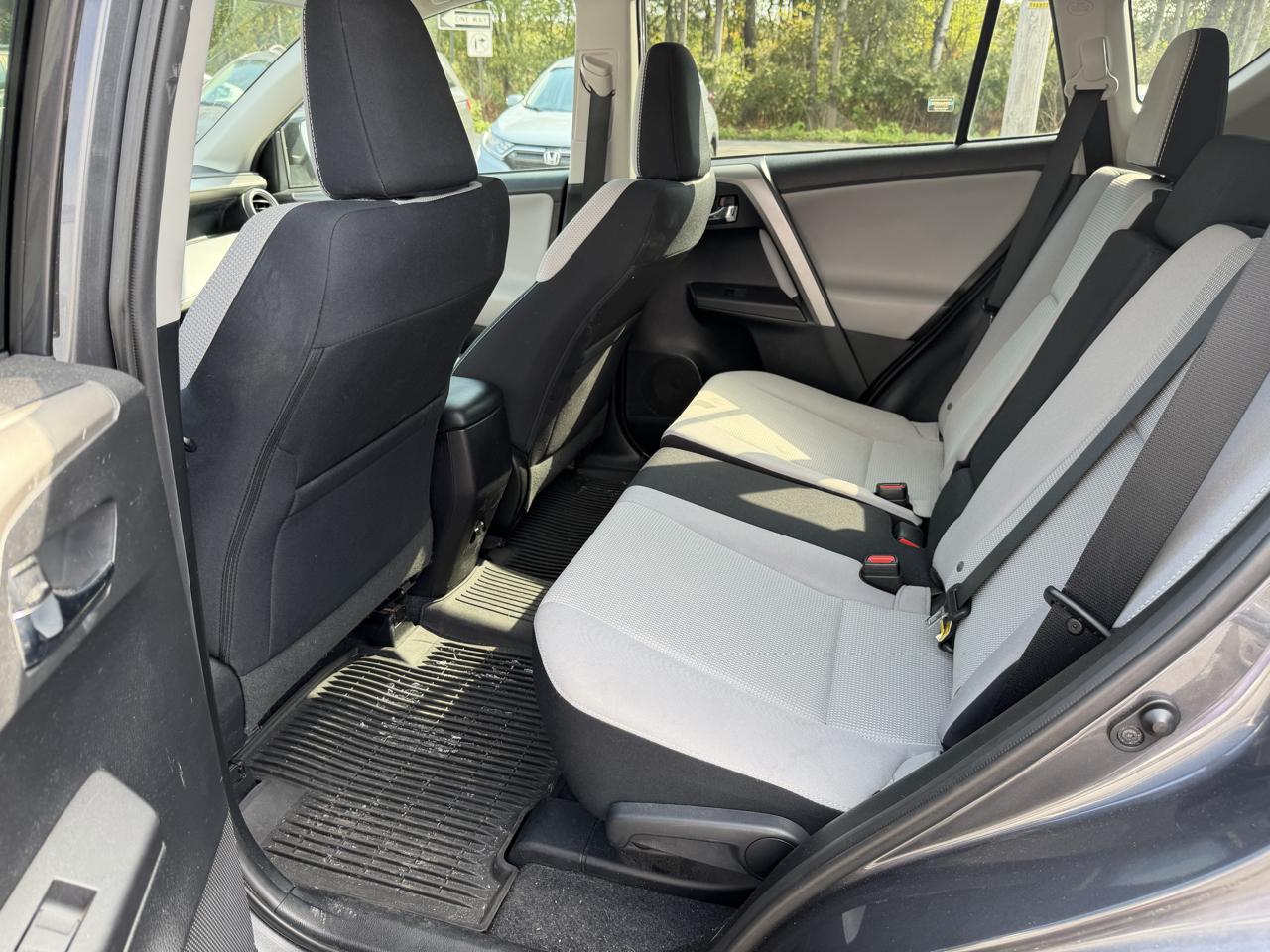Toyota RAV4 AWD 4dr XLE (Natl) 2016