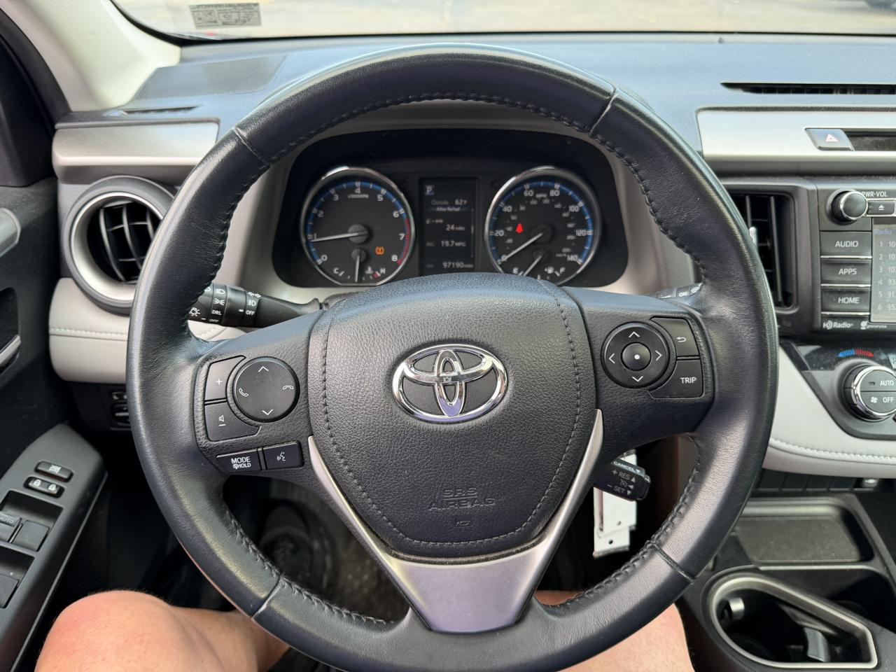 Toyota RAV4 AWD 4dr XLE (Natl) 2016