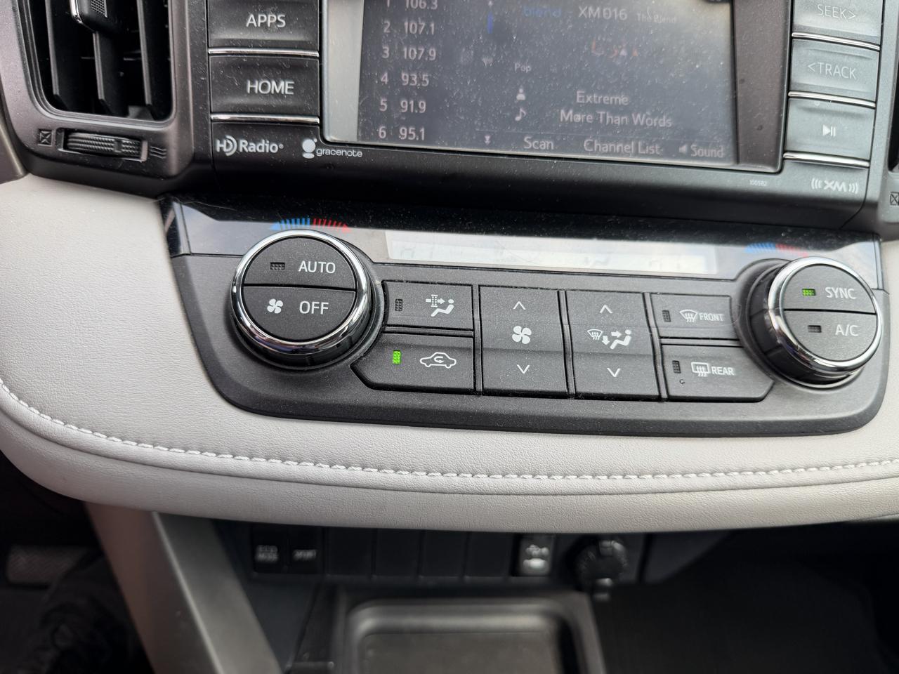 Toyota RAV4 AWD 4dr XLE (Natl) 2016