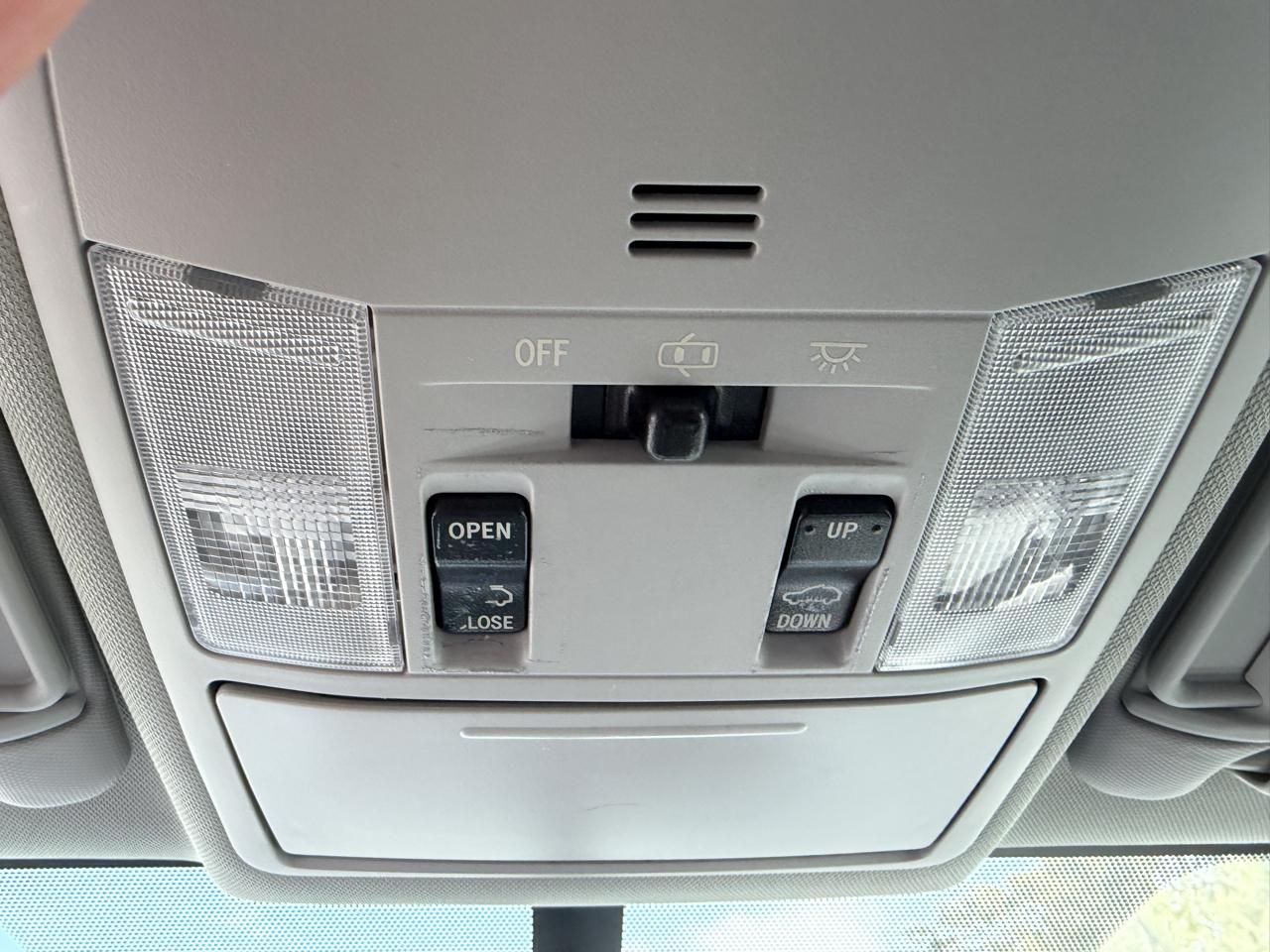 Toyota RAV4 AWD 4dr XLE (Natl) 2016