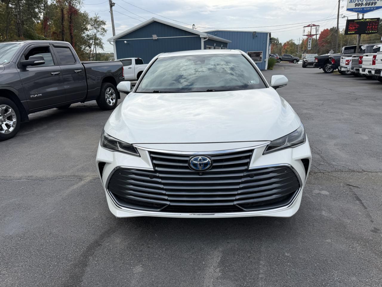 Toyota Avalon Hybrid Limited (Natl) 2020