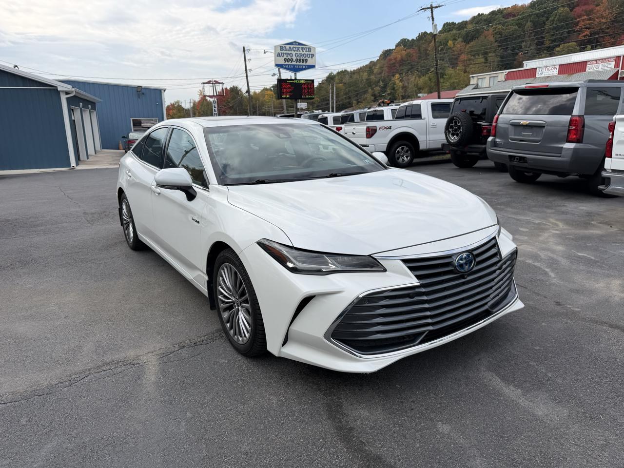 Toyota Avalon Hybrid Limited (Natl) 2020