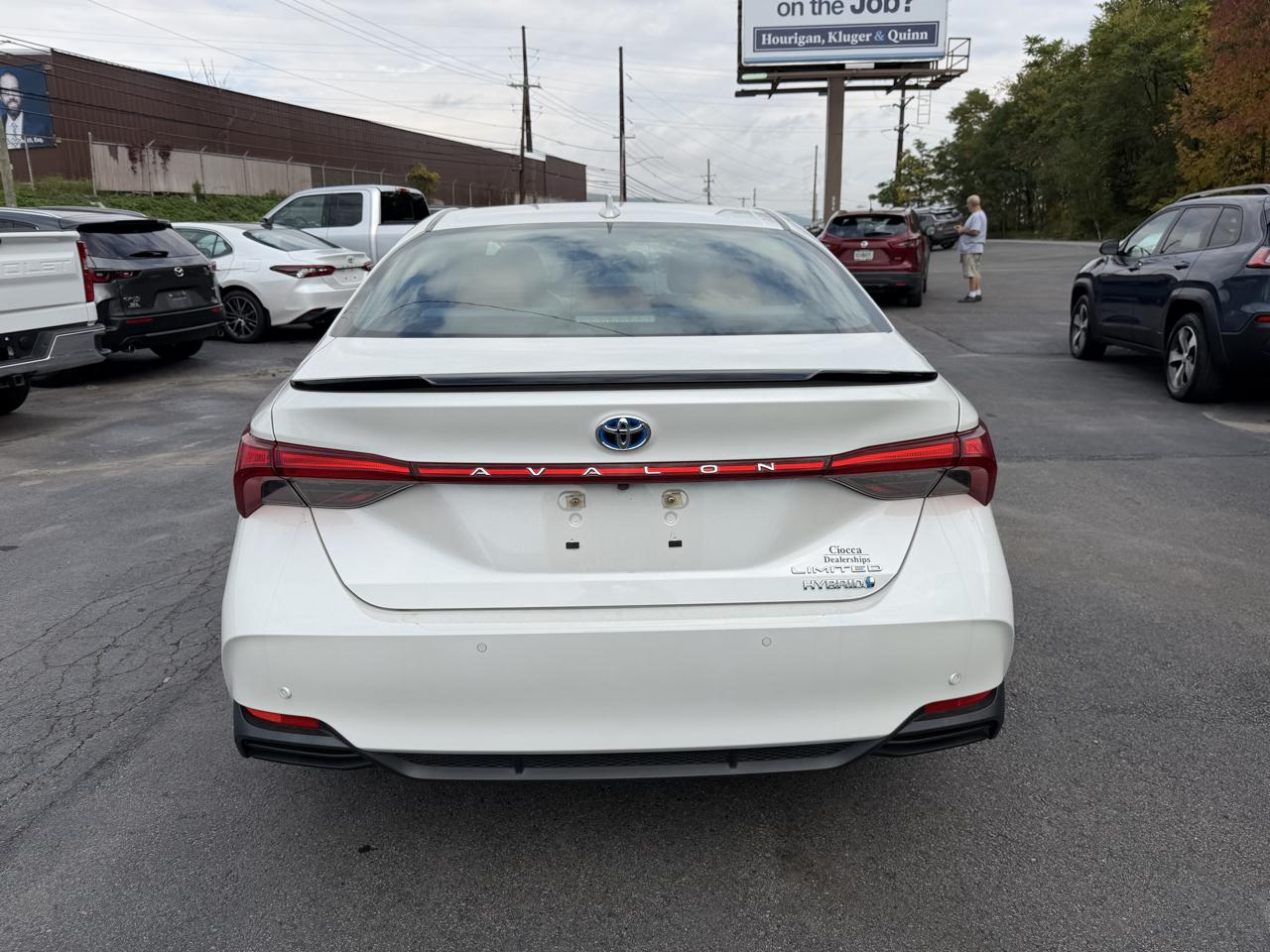 Toyota Avalon Hybrid Limited (Natl) 2020