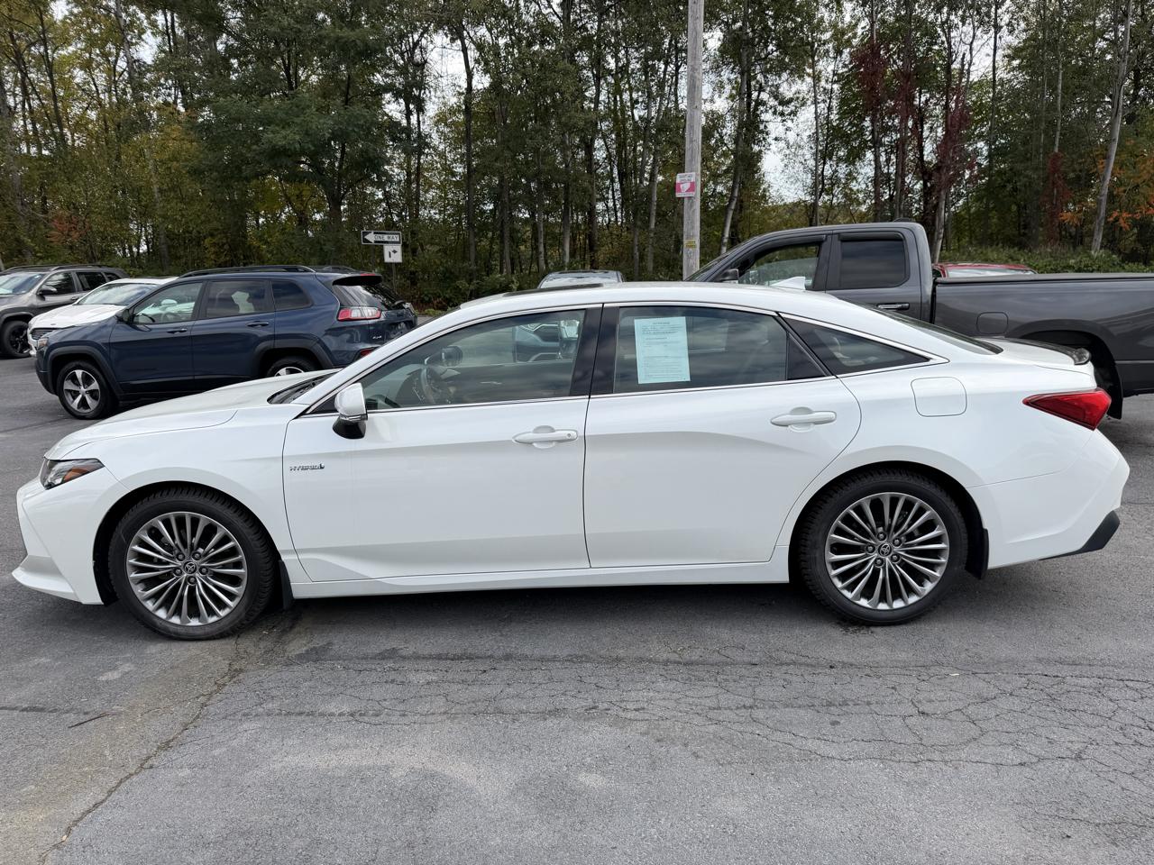 Toyota Avalon Hybrid Limited (Natl) 2020