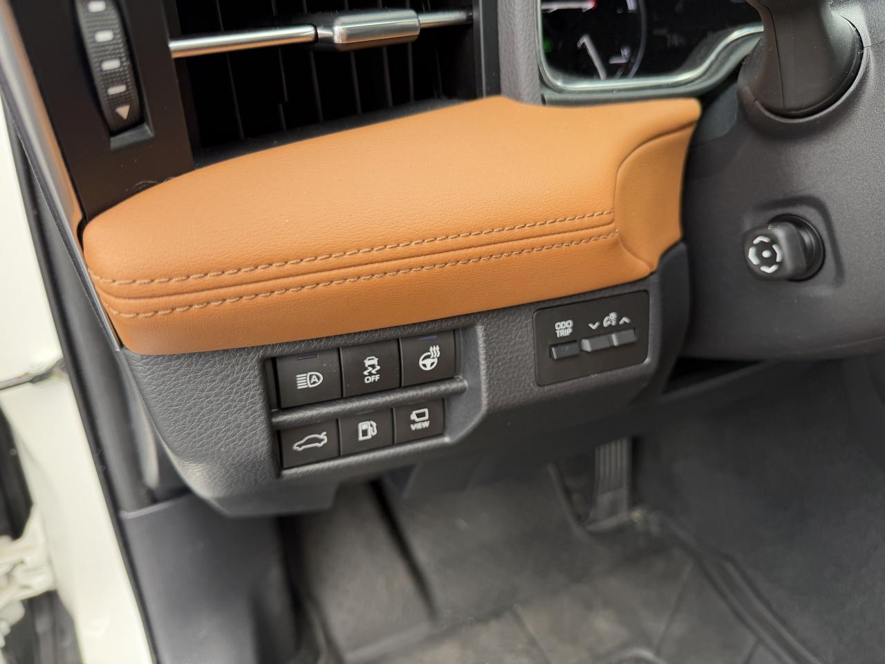 Toyota Avalon Hybrid Limited (Natl) 2020