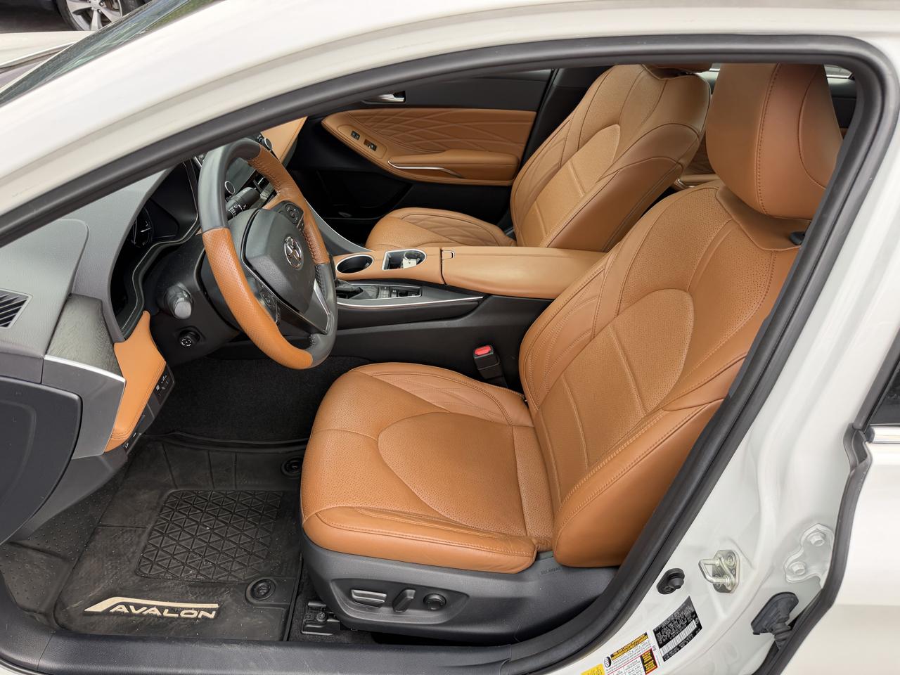 Toyota Avalon Hybrid Limited (Natl) 2020