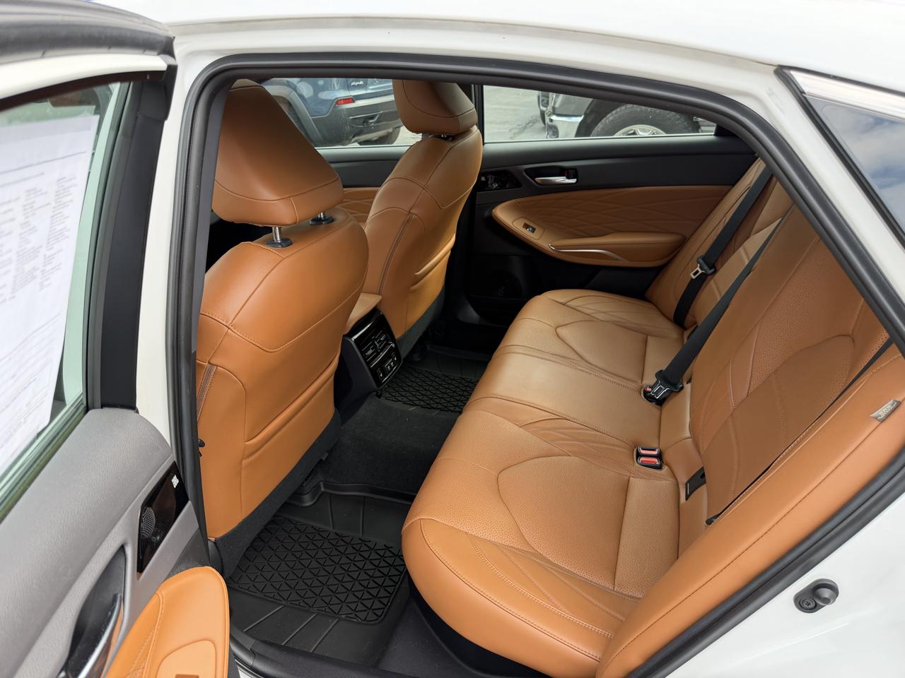 Toyota Avalon Hybrid Limited (Natl) 2020