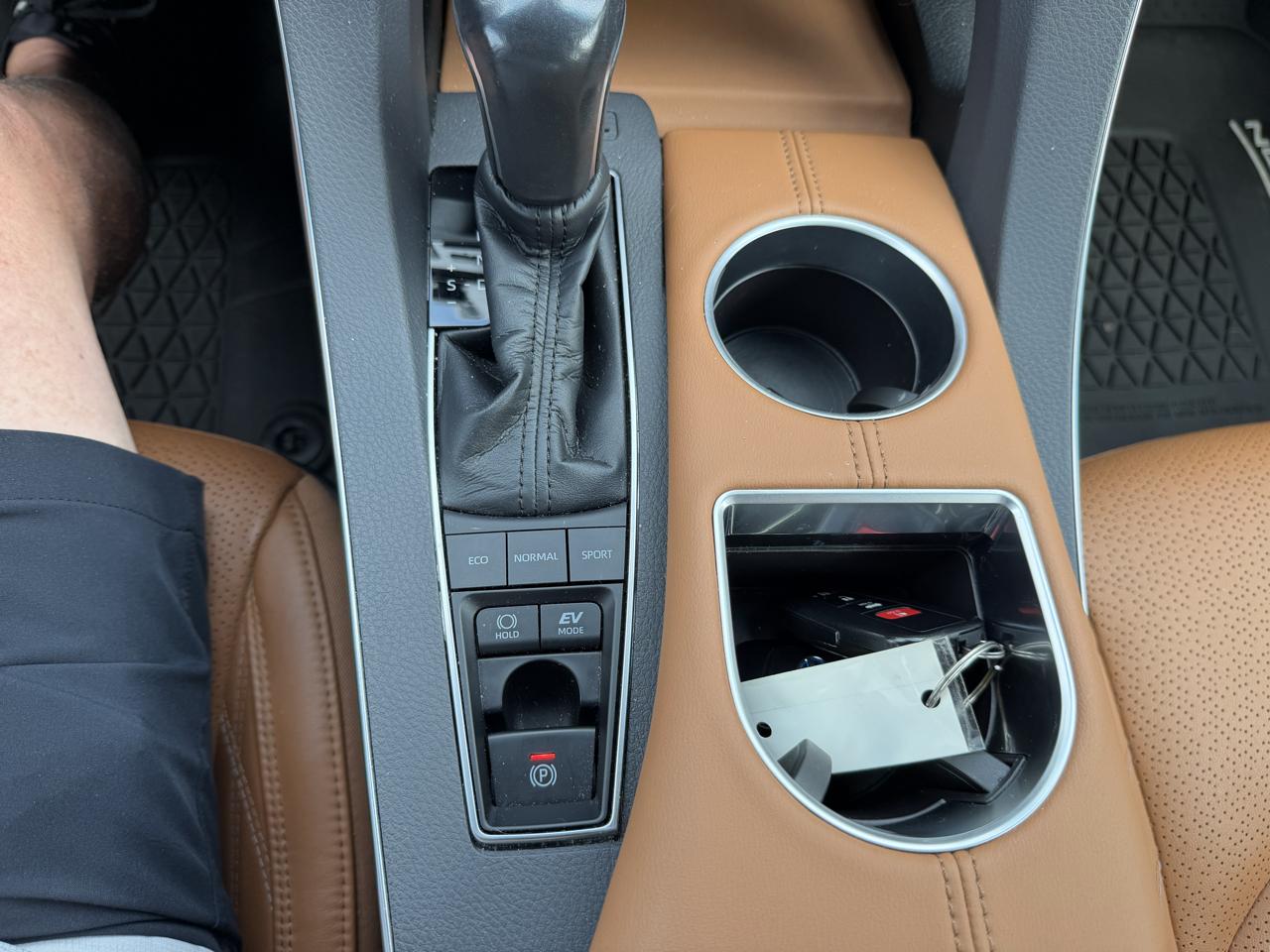 Toyota Avalon Hybrid Limited (Natl) 2020