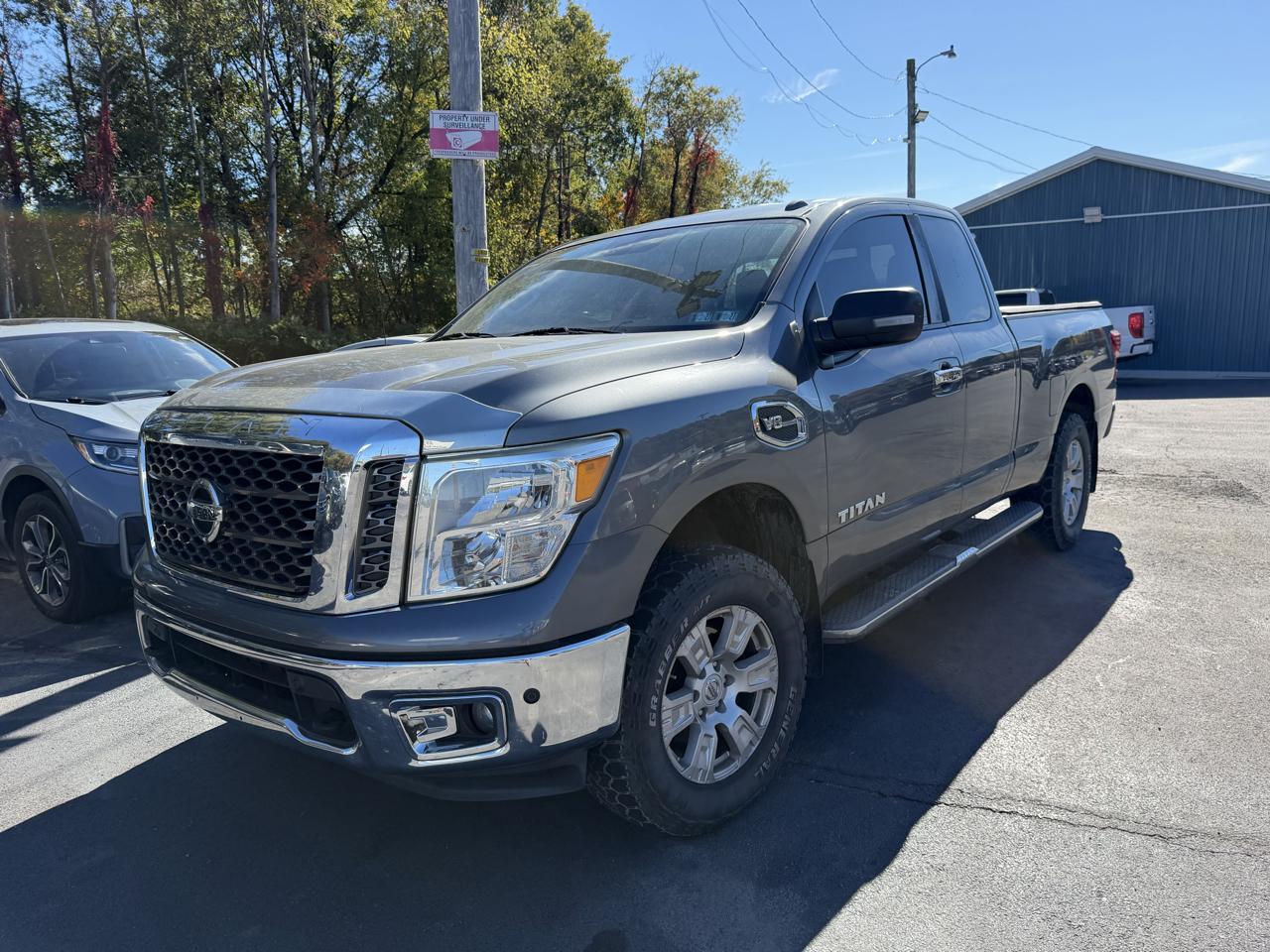 Nissan Titan 4x4 King Cab SV 2017