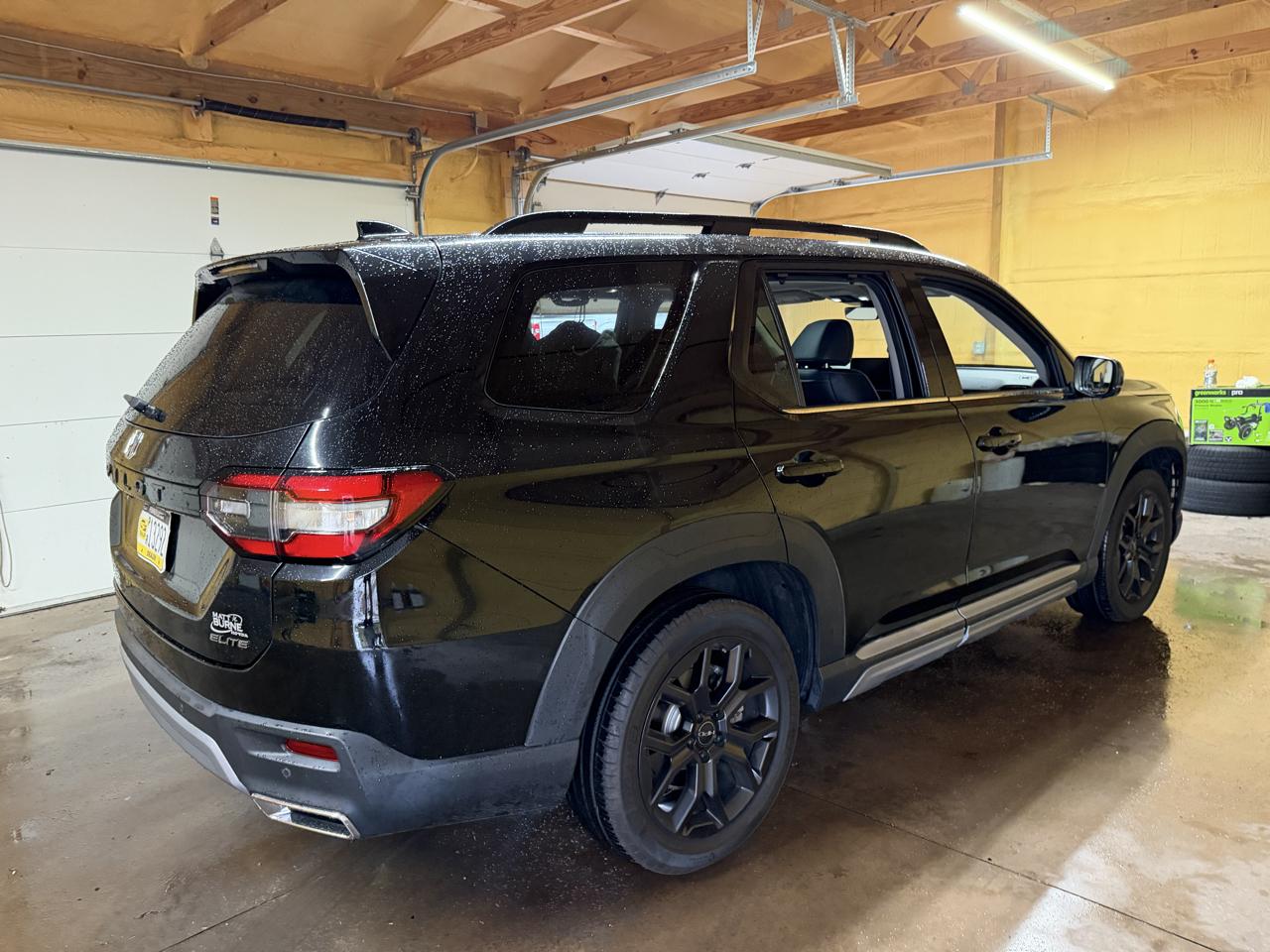 Honda Pilot Elite AWD 2025