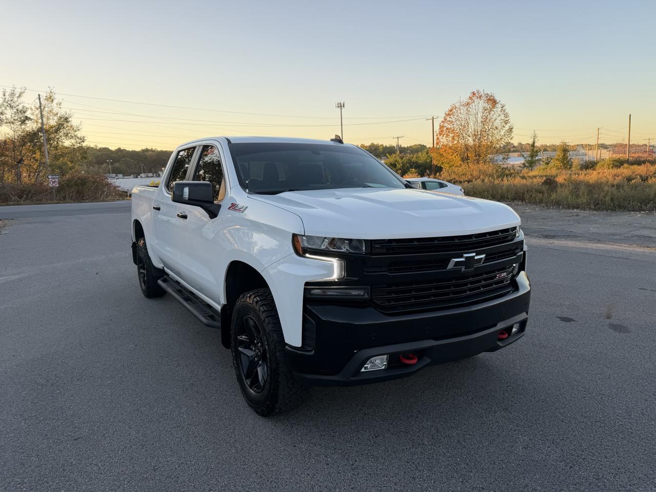 Chevrolet Silverado photo 3
