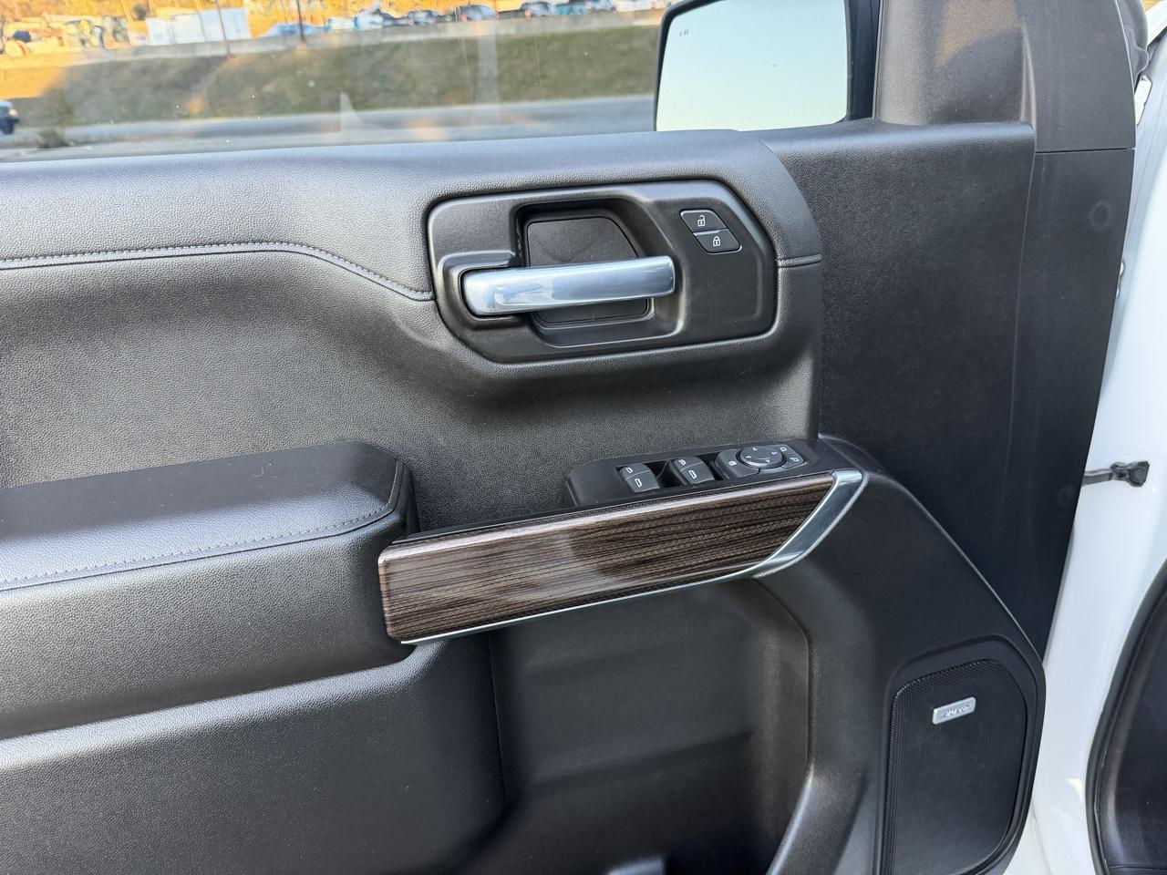 Chevrolet Silverado photo 9