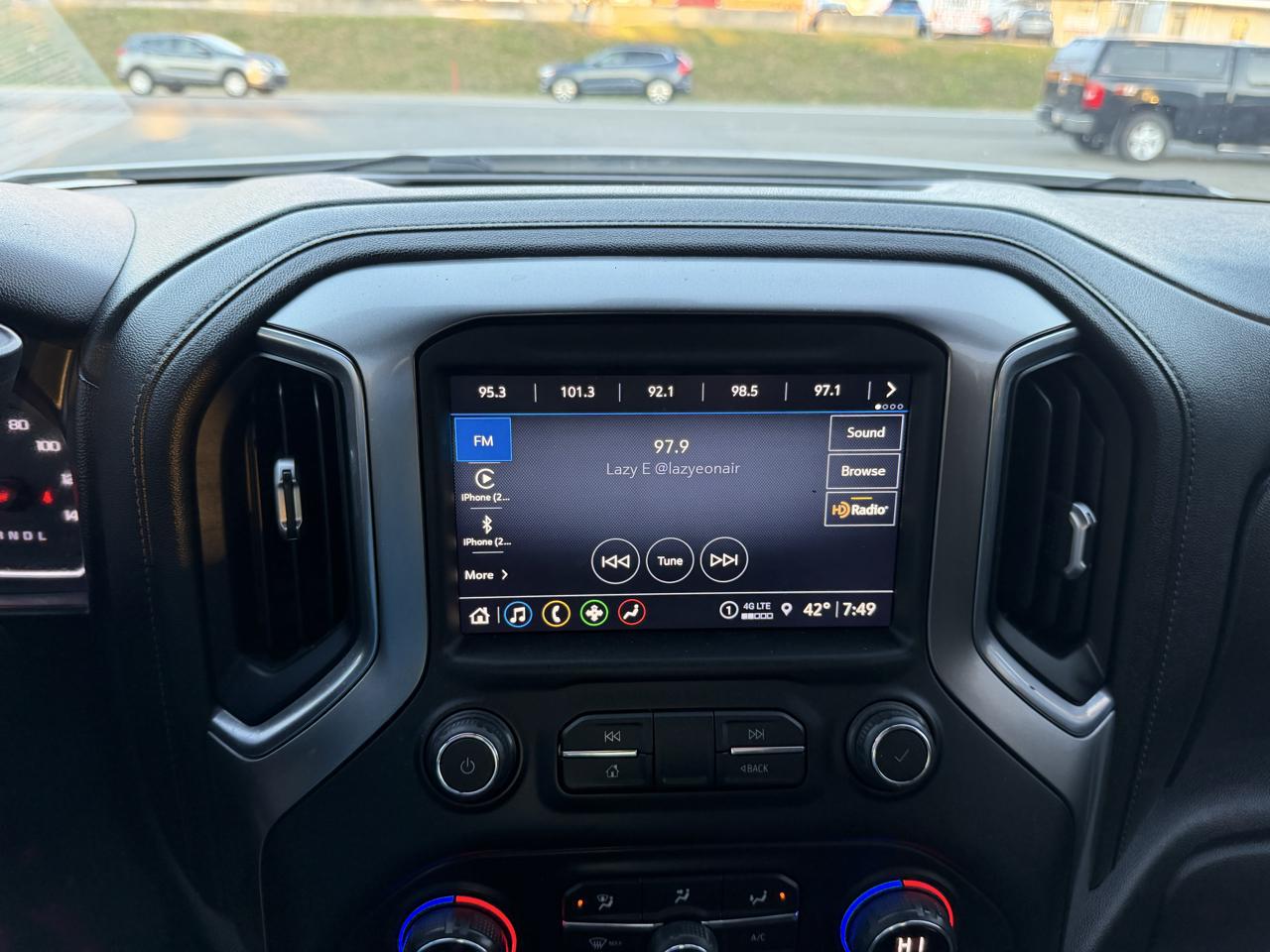 Chevrolet Silverado photo 14