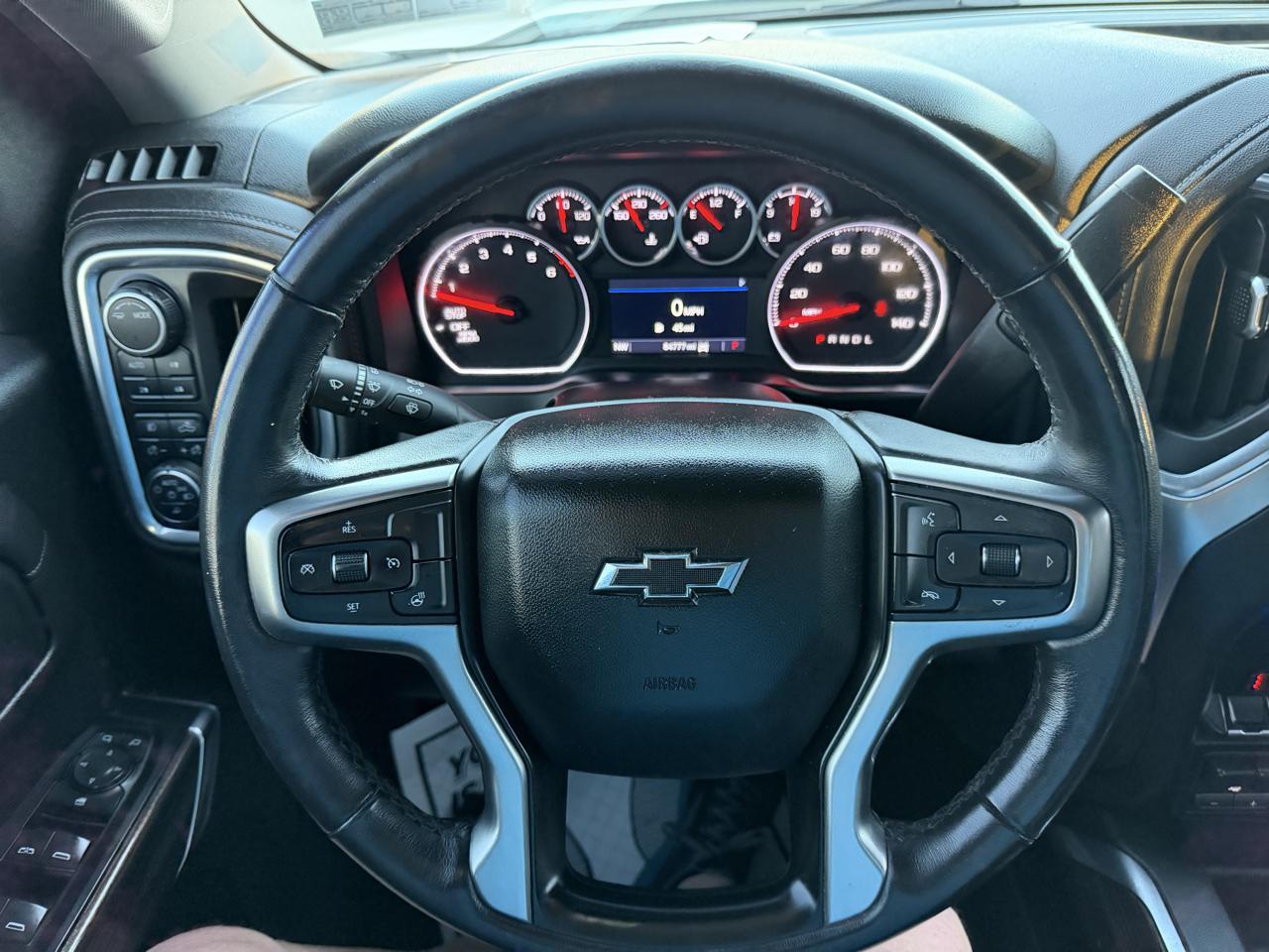 Chevrolet Silverado photo 17
