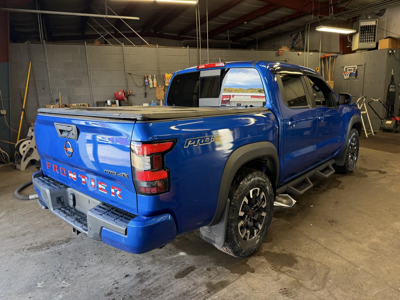 Nissan Frontier Crew Cab 4x4 PRO-4X 2024