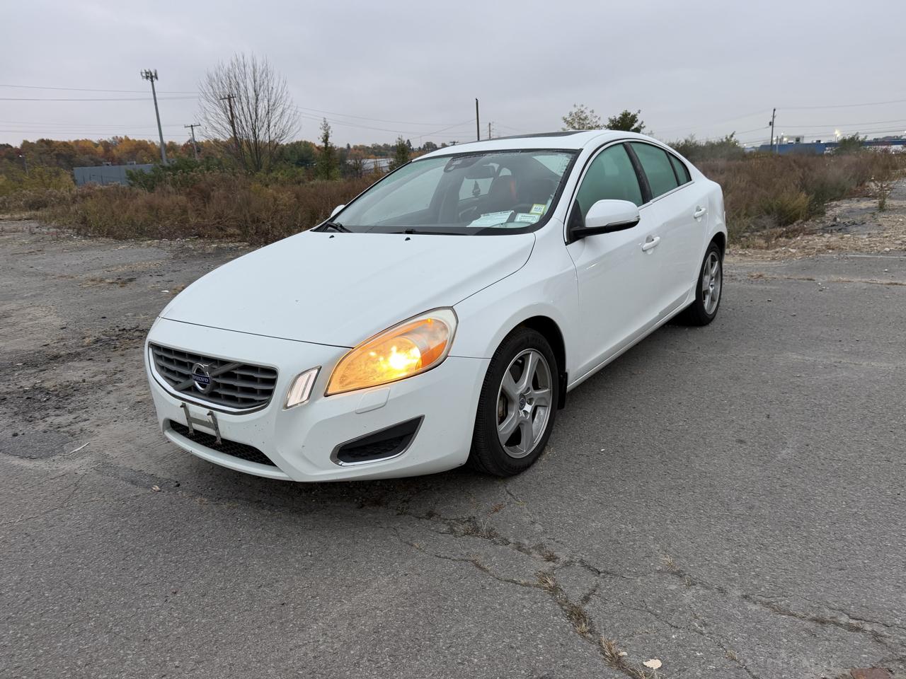 Volvo S60 FWD 4dr Sdn T5 2012