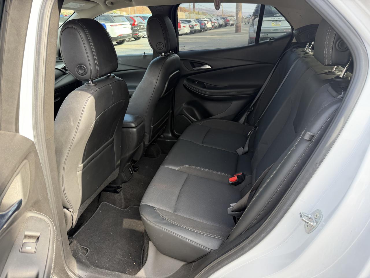 GMC Acadia AWD 4dr AT4 2022