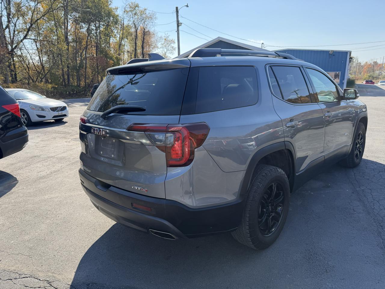GMC Acadia AWD 4dr AT4 2022
