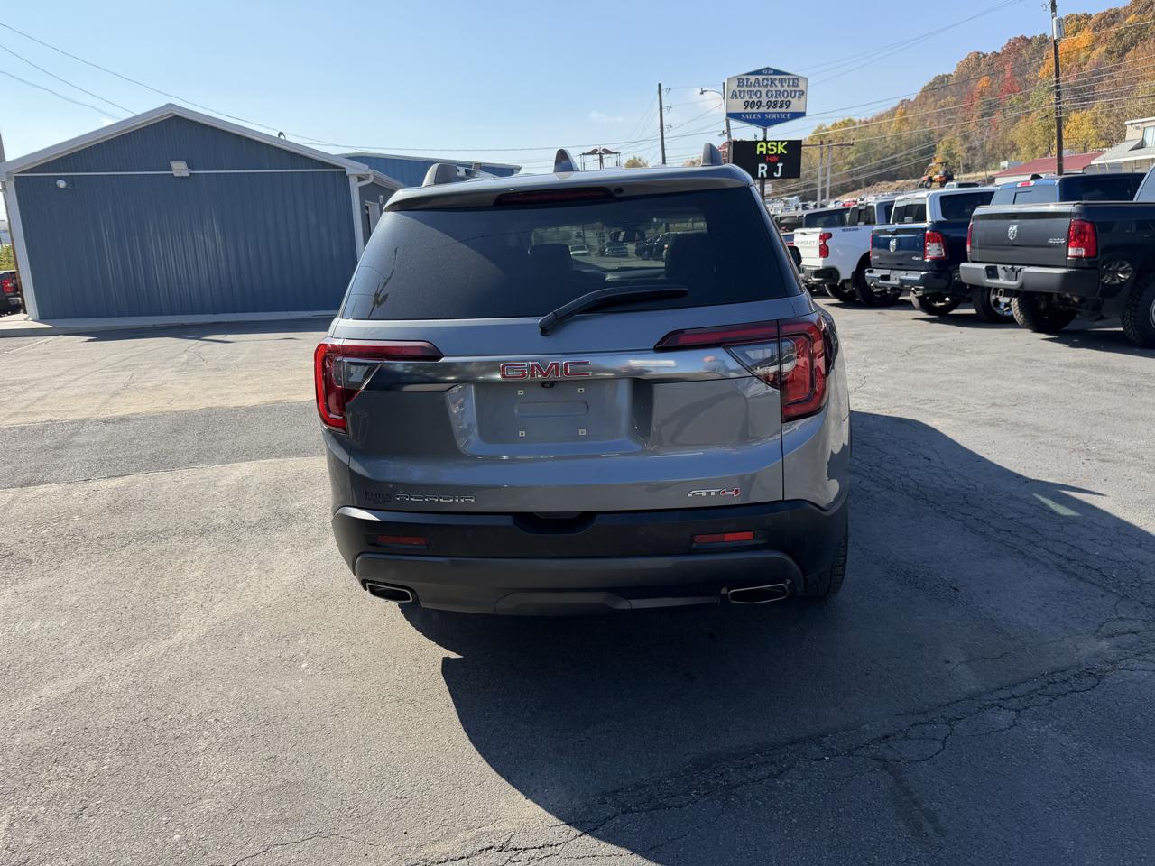 GMC Acadia AWD 4dr AT4 2022