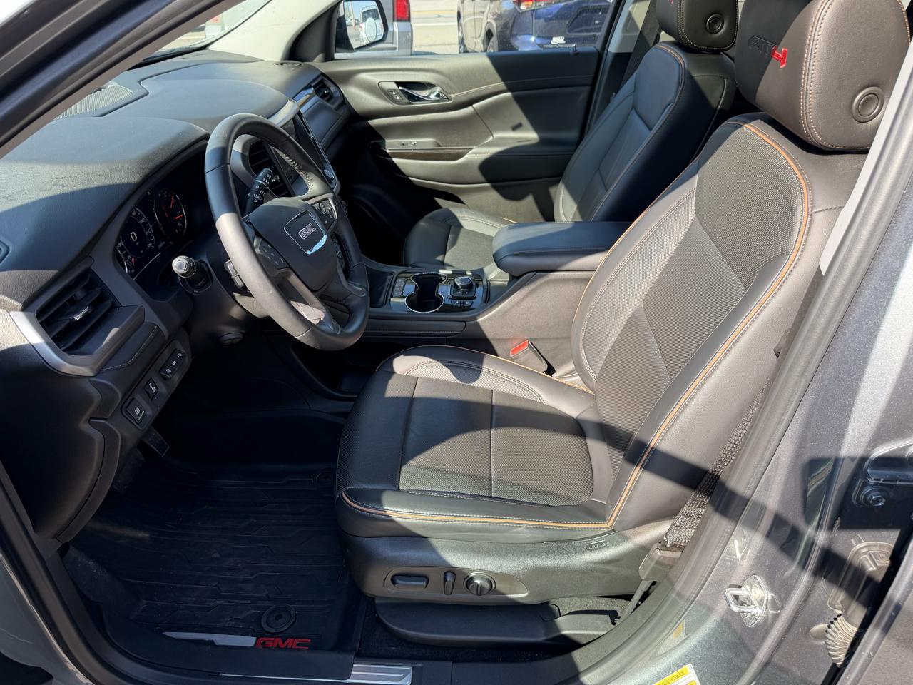 GMC Acadia AWD 4dr AT4 2022