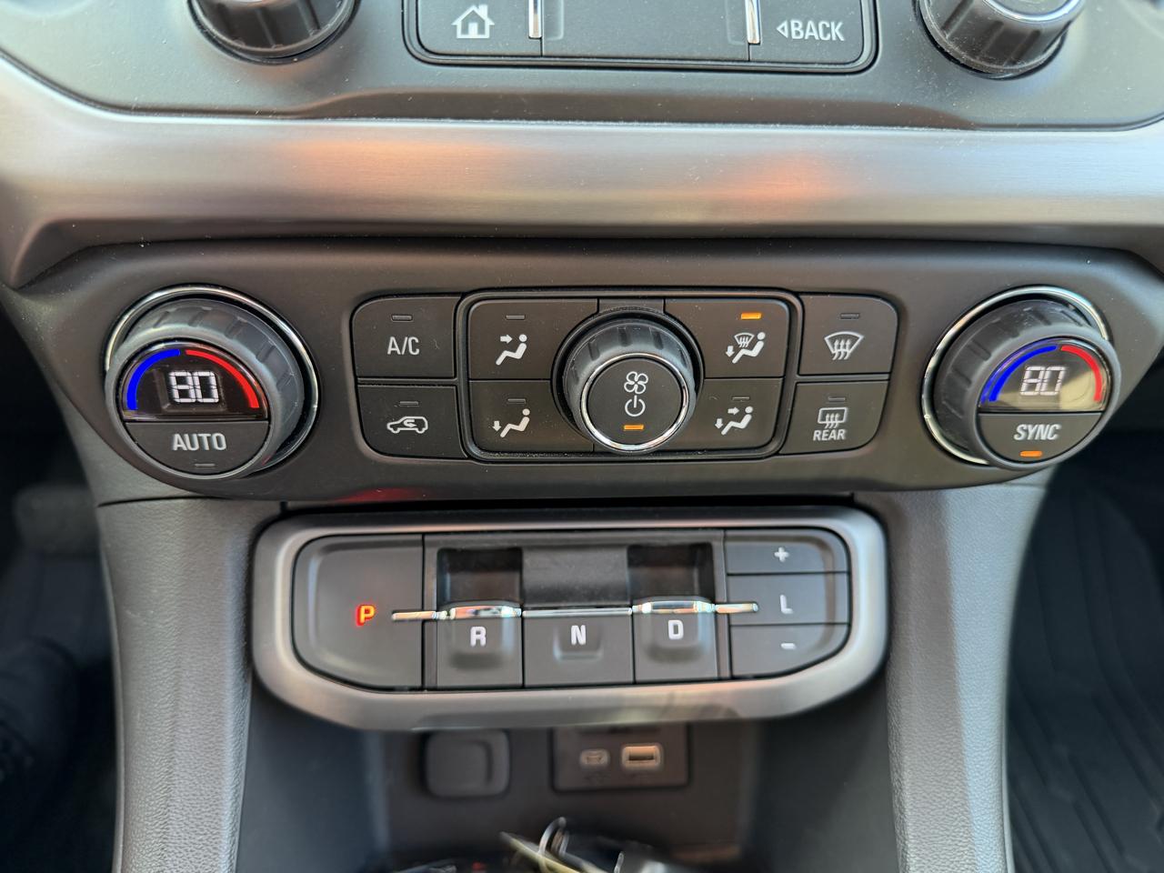 GMC Acadia AWD 4dr AT4 2022