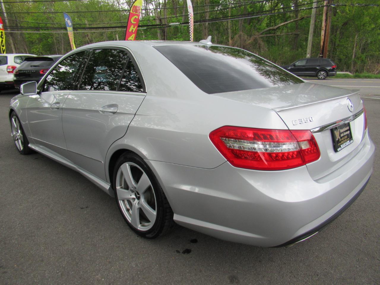 Mercedes-Benz E-Class E350 Sedan 4MATIC 2011