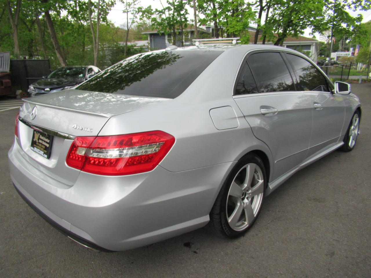 Mercedes-Benz E-Class E350 Sedan 4MATIC 2011