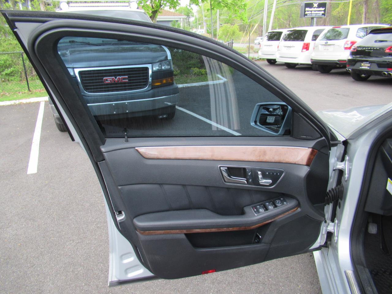 Mercedes-Benz E-Class E350 Sedan 4MATIC 2011