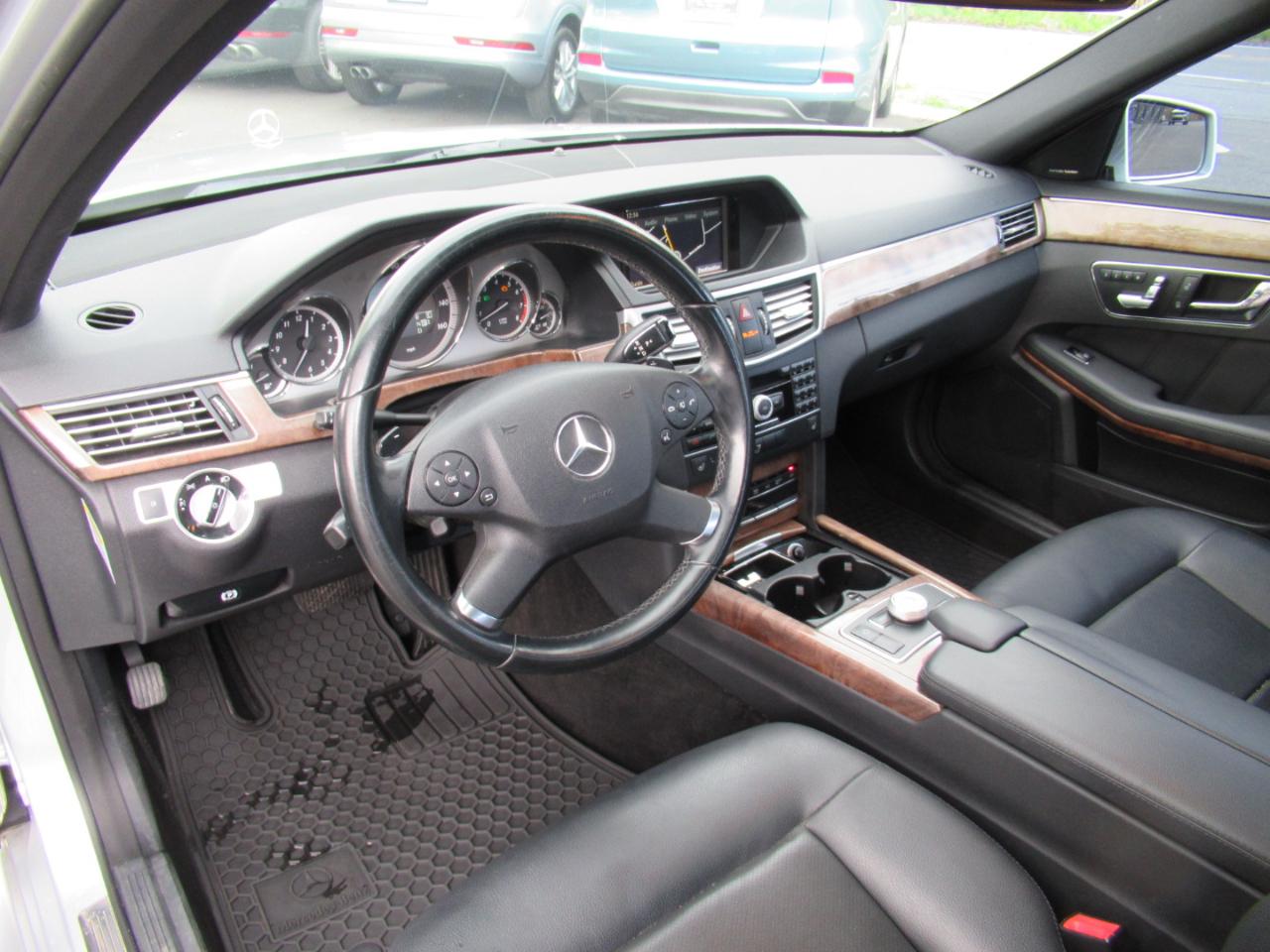 Mercedes-Benz E-Class E350 Sedan 4MATIC 2011