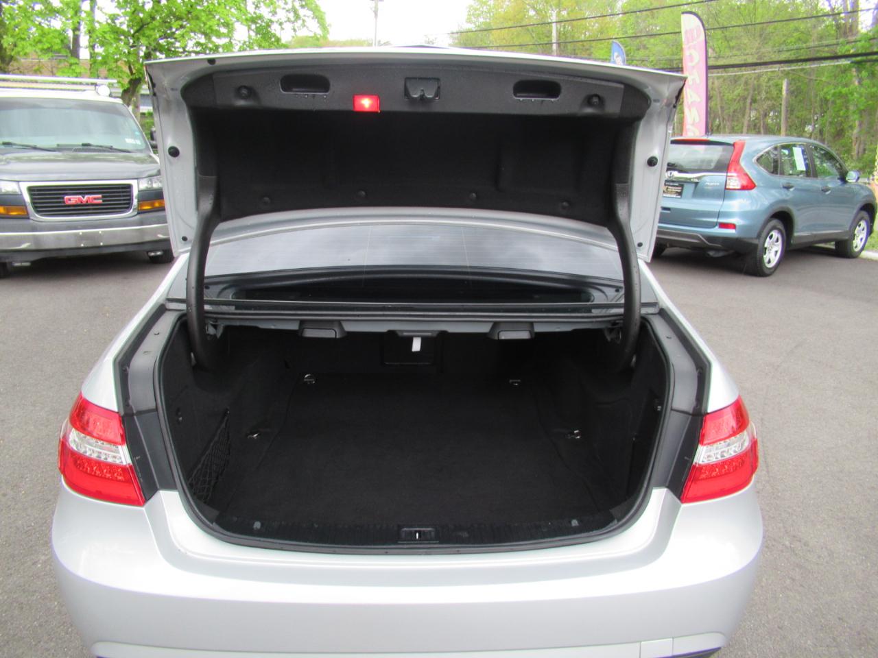 Mercedes-Benz E-Class E350 Sedan 4MATIC 2011