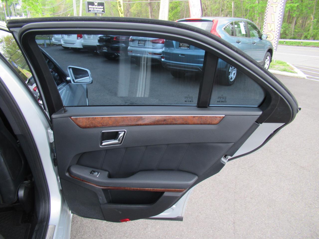 Mercedes-Benz E-Class E350 Sedan 4MATIC 2011