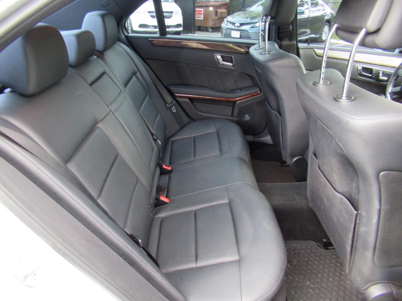 Mercedes-Benz E-Class E350 Sedan 4MATIC 2011