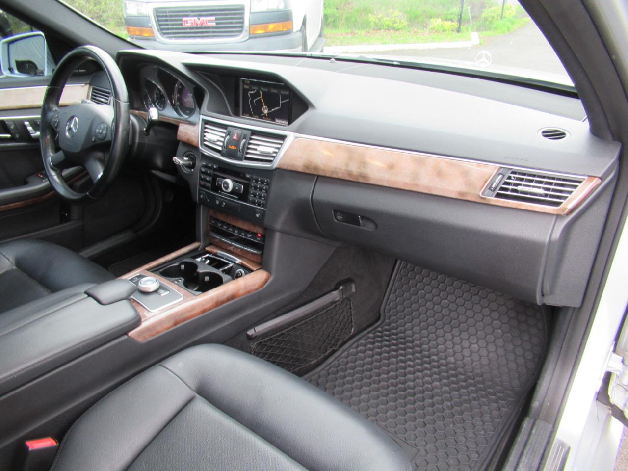 Mercedes-Benz E-Class E350 Sedan 4MATIC 2011