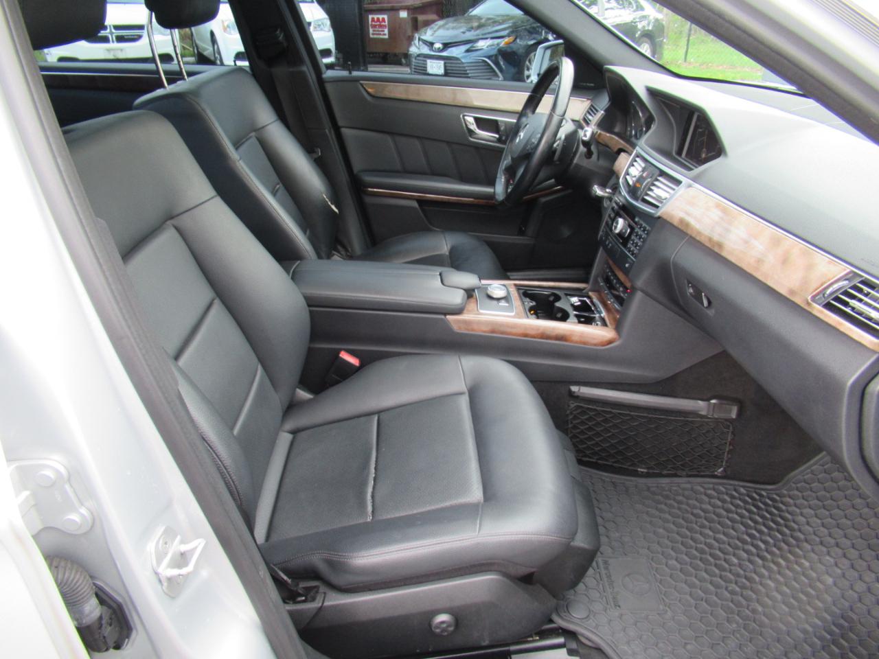 Mercedes-Benz E-Class E350 Sedan 4MATIC 2011