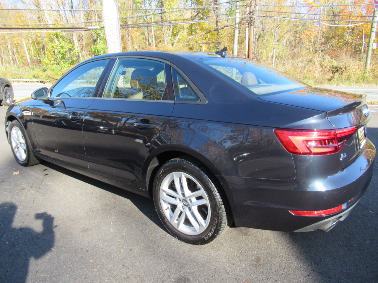 Audi A4 2.0T Premium quattro Sedan 2017 Audi A4 2.0T Premium quattro Sedan 2017