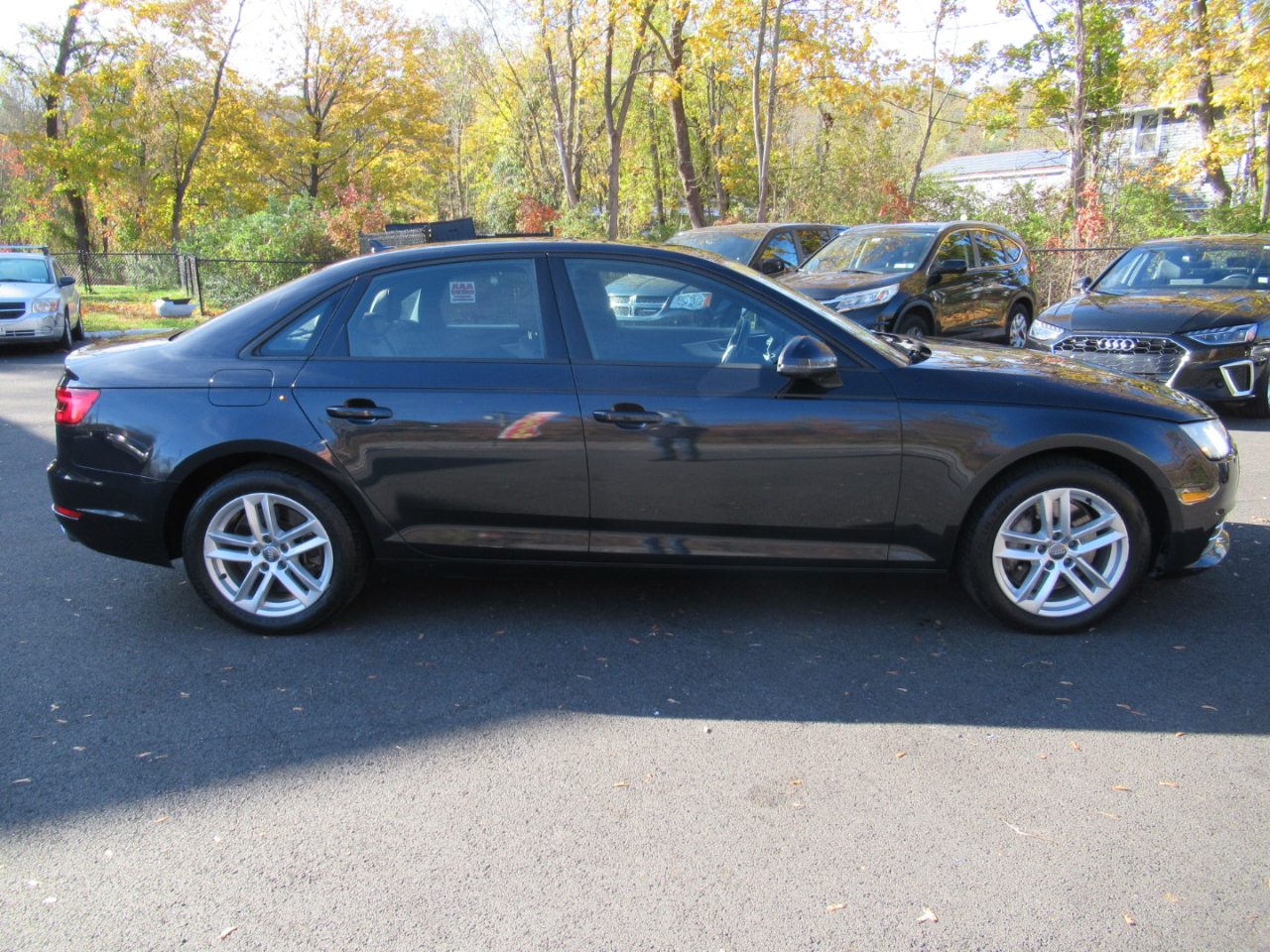 Audi A4 2.0T Premium quattro Sedan 2017 Audi A4 2.0T Premium quattro Sedan 2017