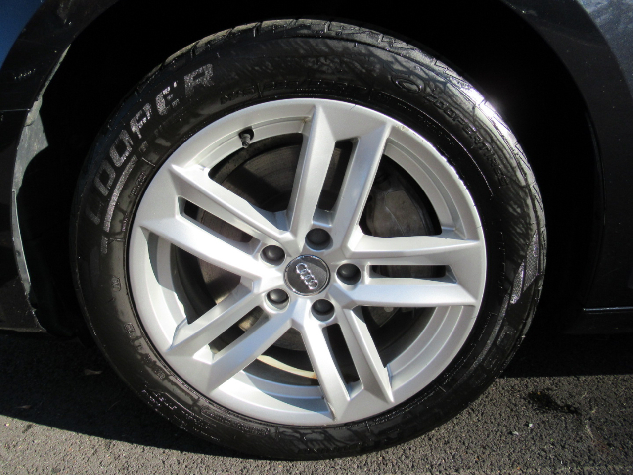 Audi A4 2.0T Premium quattro Sedan 2017 Audi A4 2.0T Premium quattro Sedan 2017